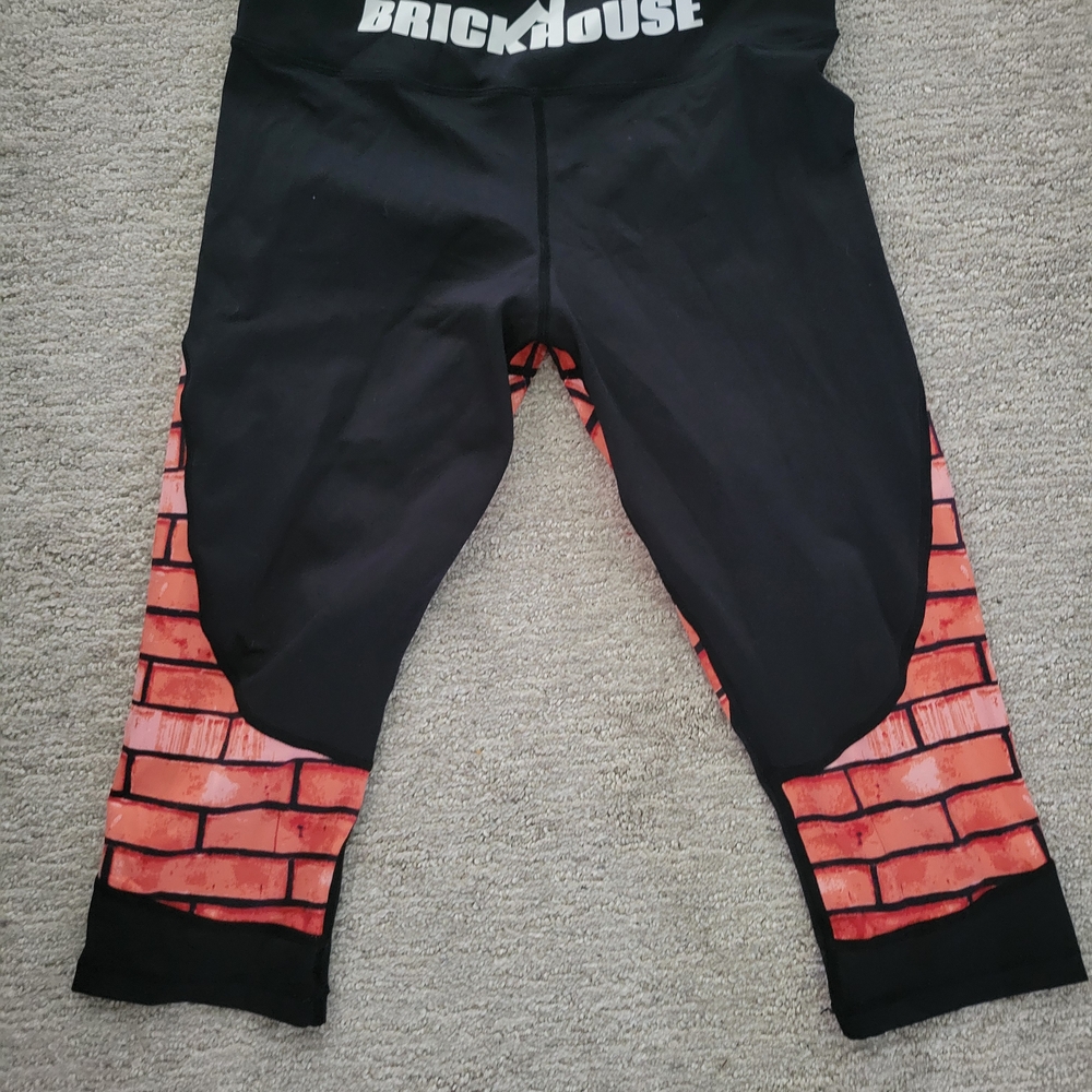Grrrl Kortney Black and Red Brick House Capri Leggings
